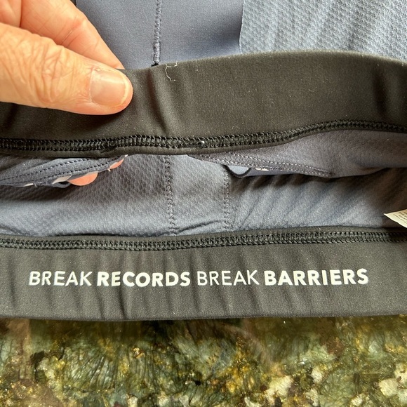 NWT Allyson Felix x Athleta Ultimate Legend Bra. XS. Collaboration. Limited. - Picture 7 of 10